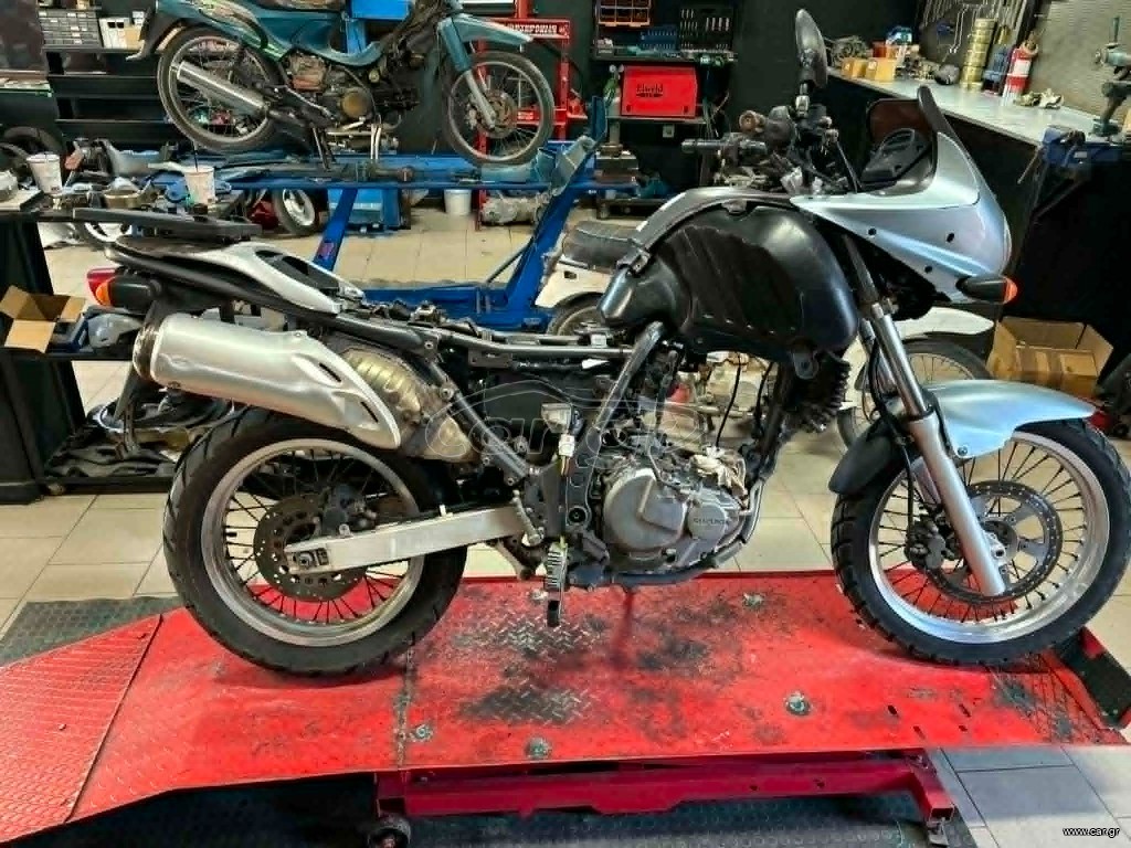Suzuki XF 650 Freewind 2004 FREEWIND 650