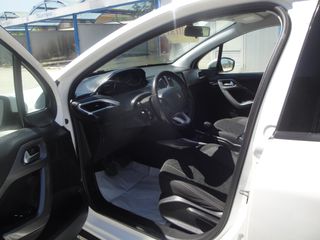 Peugeot e-2008 2017-thumb-22