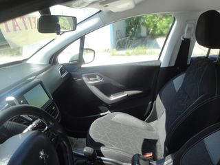 Peugeot e-2008 2017-thumb-25