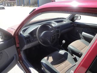 Toyota Starlet 1998-thumb-22
