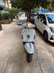 Vespa GTS 300 2010-thumb-2
