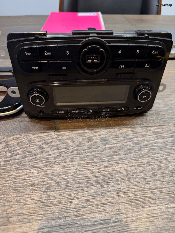 ΡΑΔΙΟ ΜΕ BLUETOOTH KAI ΟΘΟΝΗ ΓΙΑ SMART 453