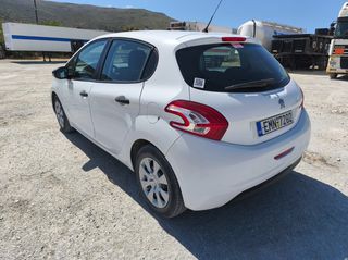 Peugeot 208 2015-thumb-2