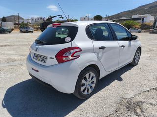Peugeot 208 2015-thumb-4