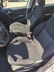 Peugeot 208 2015-thumb-11