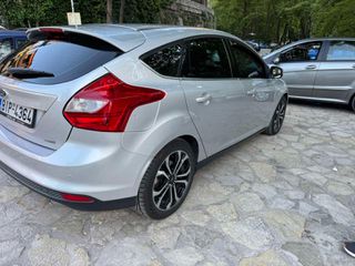 Ford Focus 2012-thumb-6