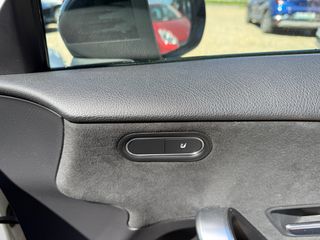 Mercedes-Benz A 250 2022 AMG LINE-thumb-6