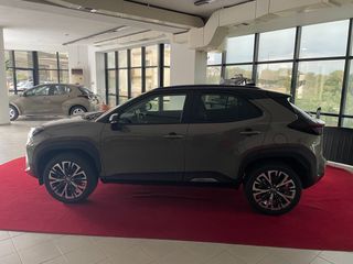 Toyota Yaris Cross 2023 ELEGANT bitone-thumb-3