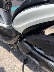 Piaggio Beverly 350 2017 BEVERLY 350 SPORT TOURING ABS-thumb-16