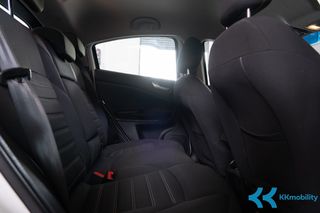 Alfa Romeo Giulietta 2020-thumb-26