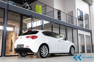 Alfa Romeo Giulietta 2020-thumb-9