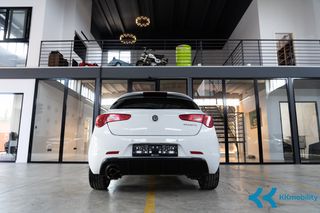 Alfa Romeo Giulietta 2020-thumb-16