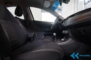 Alfa Romeo Giulietta 2020-thumb-24