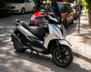 Piaggio Beverly 400 2021 Hpe S