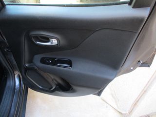 Jeep Renegade 2020 1.3 150hp LONGITUBE AUTOMATIC-thumb-25