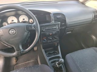 Opel Zafira 2002-thumb-12