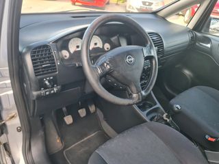Opel Zafira 2002-thumb-10