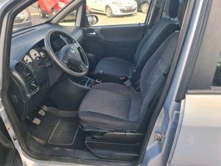 Opel Zafira 2002-thumb-9