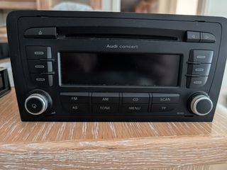Audi Concert Radio/CD-thumb-1