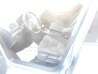 Volkswagen Golf 2010 1.4-DSG-HIGHLINE-122PS-thumb-4