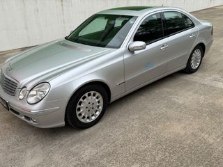 Mercedes-Benz E 220 2004-thumb-2