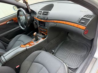 Mercedes-Benz E 220 2004-thumb-8