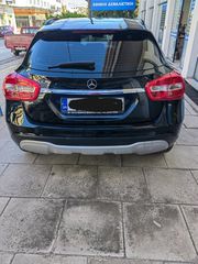 Mercedes-Benz GLA 180 2019-thumb-3