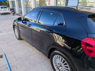 Mercedes-Benz GLA 180 2019-thumb-1