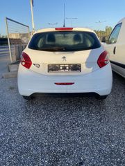 Peugeot 208 2015-thumb-4