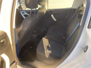Peugeot 208 2015-thumb-12