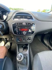 Fiat Punto 2017-thumb-8