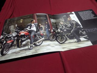 Triumph Motorcycles brochure 2015 προσπέκτους-thumb-1