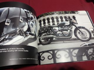 Triumph Motorcycles brochure 2015 προσπέκτους-thumb-6