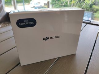 Multicopters-Drones DJI 2025 RC Pro Enterprise