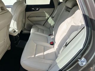 Volvo XC 60 2022 T8 PHEV 2.0 456hp AWD AT8 18,8kw Face Lift-thumb-10