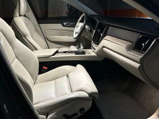 Volvo XC 60 2022 T8 PHEV 2.0 456hp AWD AT8 18,8kw Face Lift-thumb-18