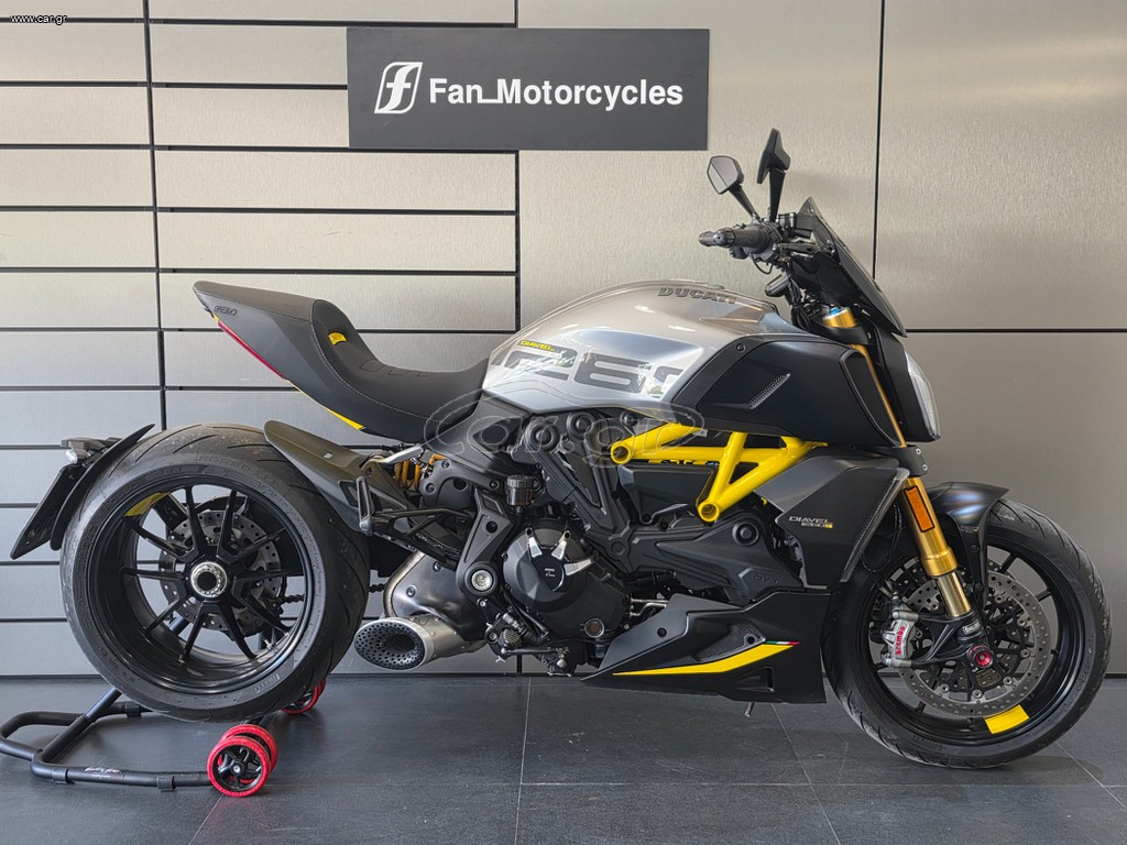 Ducati Diavel 2022 1260 S Black and Steel Termignoni