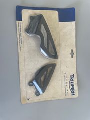 A9728012 Heel guard kit carbon TRIUMPH DAYTONA 675  προστατευτικά μαρσπιέ καρμπόν