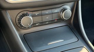Mercedes-Benz CLA 180 2014 AUTOMATIC 7G-TRONIC | URBAN | BLACK SAPPHIRE-thumb-44