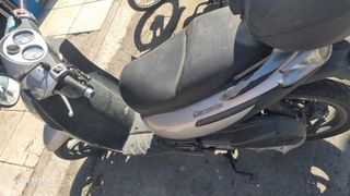 Piaggio Carnaby 125 2009-thumb-2