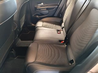 Mercedes-Benz GLA 200 2023 Style DCT-thumb-12