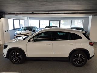 Mercedes-Benz GLA 200 2023 Style DCT-thumb-3