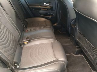 Mercedes-Benz GLA 200 2023 Style DCT-thumb-13