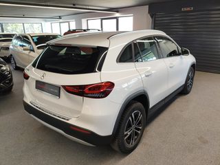 Mercedes-Benz GLA 200 2023 Style DCT-thumb-6