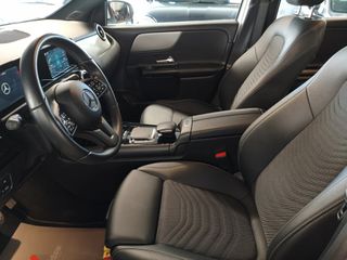 Mercedes-Benz GLA 200 2023 Style DCT-thumb-10
