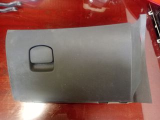Ντουλαπάκι Συνοδηγού OPEL CORSA D 06-15 13205097