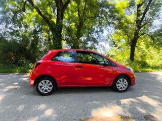 Toyota Yaris 2016 1.0 VVTI-thumb-3