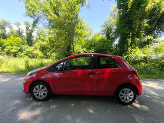 Toyota Yaris 2016 1.0 VVTI-thumb-9