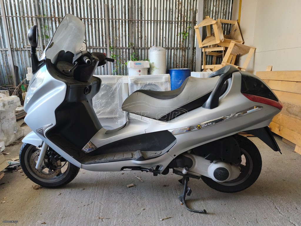Piaggio X 8 2004