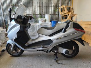 Piaggio X 8 2004